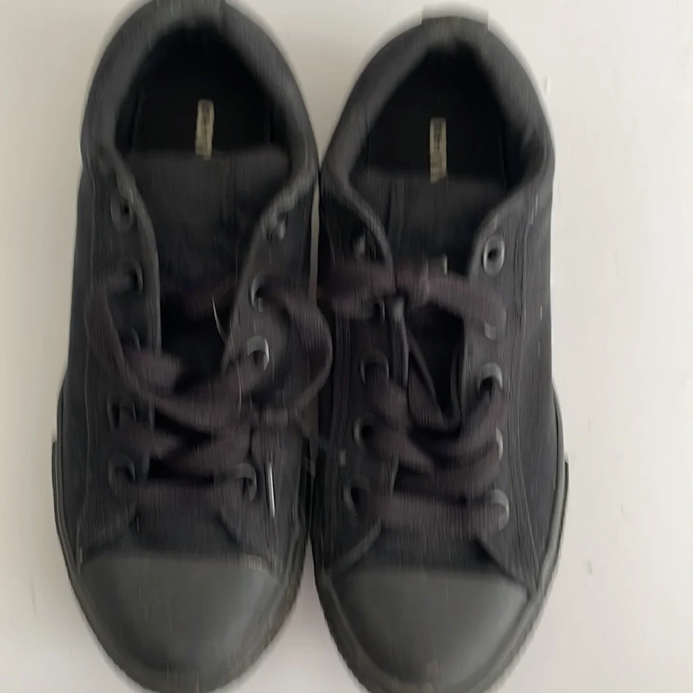 Converse chick Taylors black sneakers size 3 very used